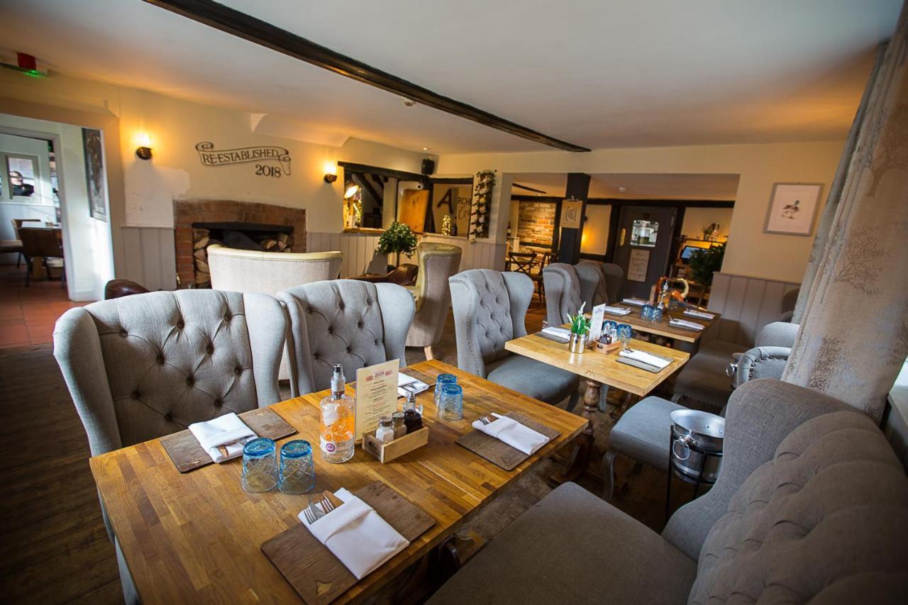 The Bull Inn Pub Stanford Dingley Экстерьер фото