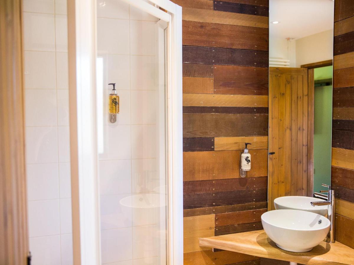 The Bull Inn Pub Stanford Dingley Экстерьер фото